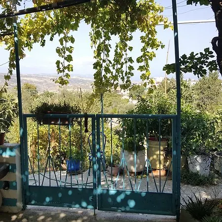 Faith's Stone House منزل ريفي