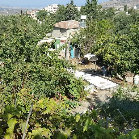 منزل ريفي Faith's Stone House Simou